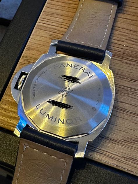 Panerai snap on vs screw in